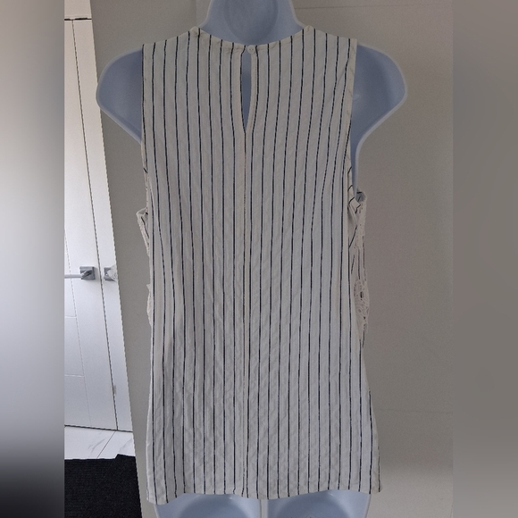 Suzy Shier/ Striped Lace Detail Sleeveless Top/ Size US M - Picture 4 of 9